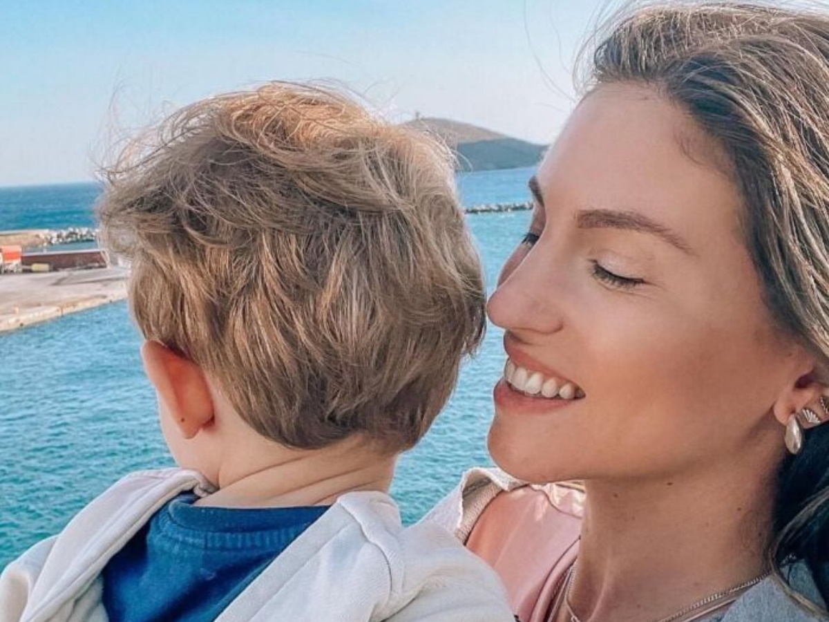 Αθηνά Οικονομάκου: Οι τρυφερές ευχές για την ονομαστική γιορτή του γιου της, Μάξιμου – Φωτογραφία