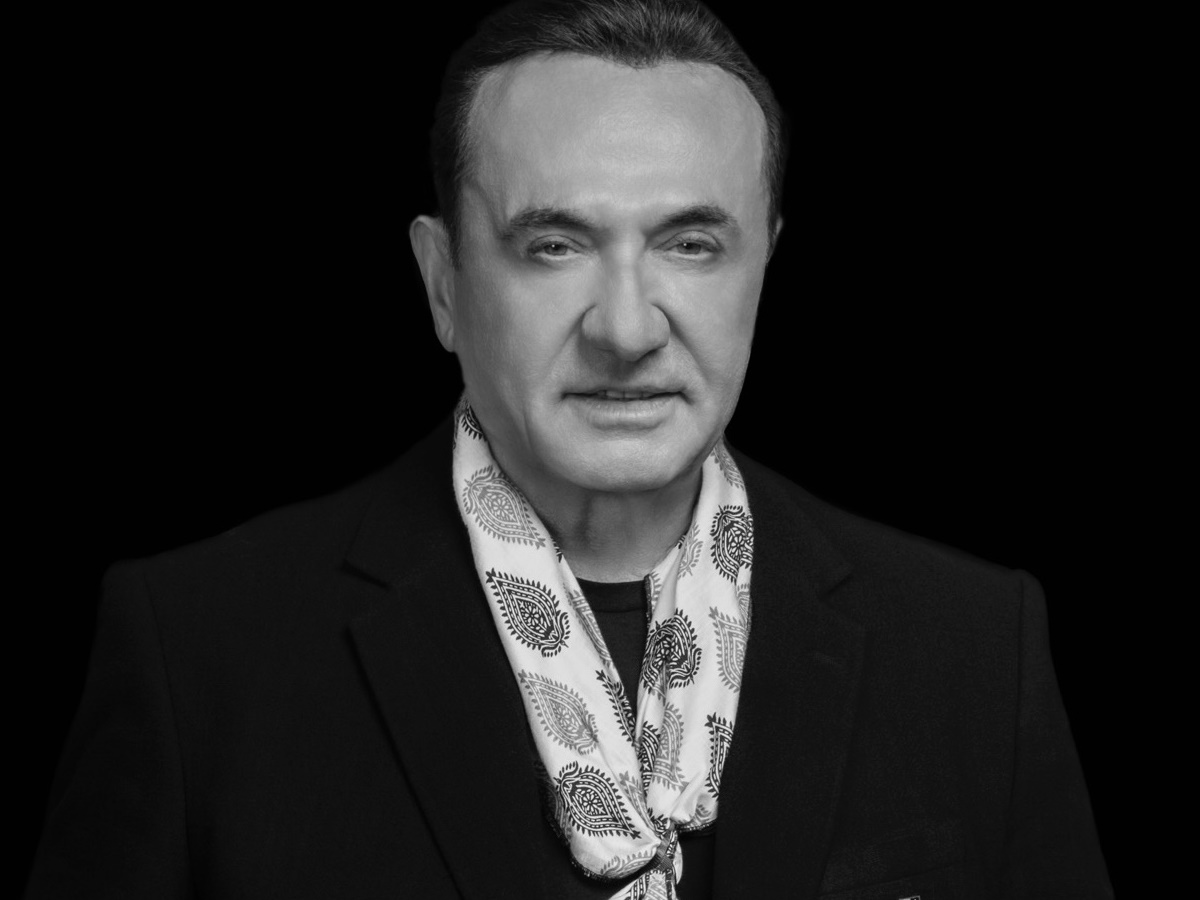 Λευτέρης Πανταζής: «Και Περνάει Καλά» στο νέο του μουσικό μότο που έγινε viral στα social media