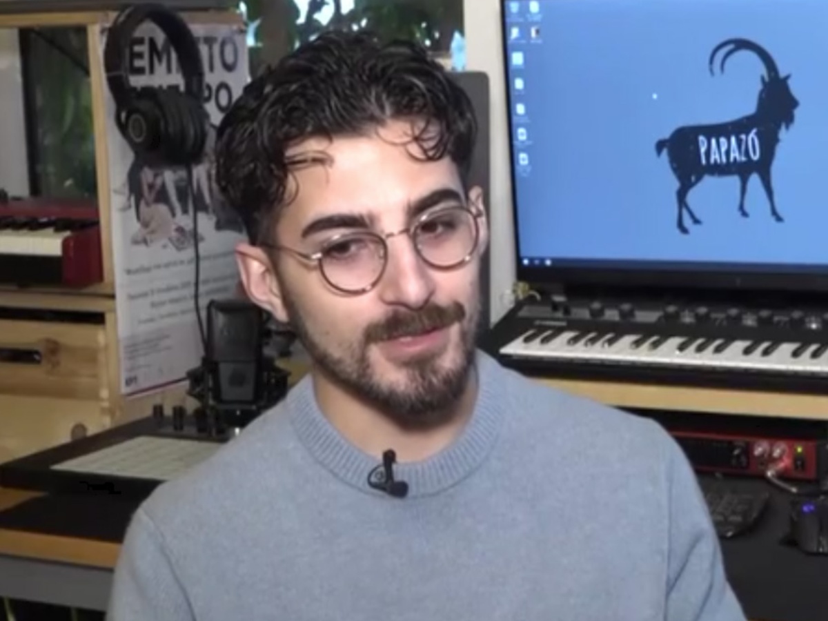 Papazo: «Συστήνομαι τραγουδοποιός, μουσικός παραγωγός και γιατρός» – Η συνεργασία με τον Akyla