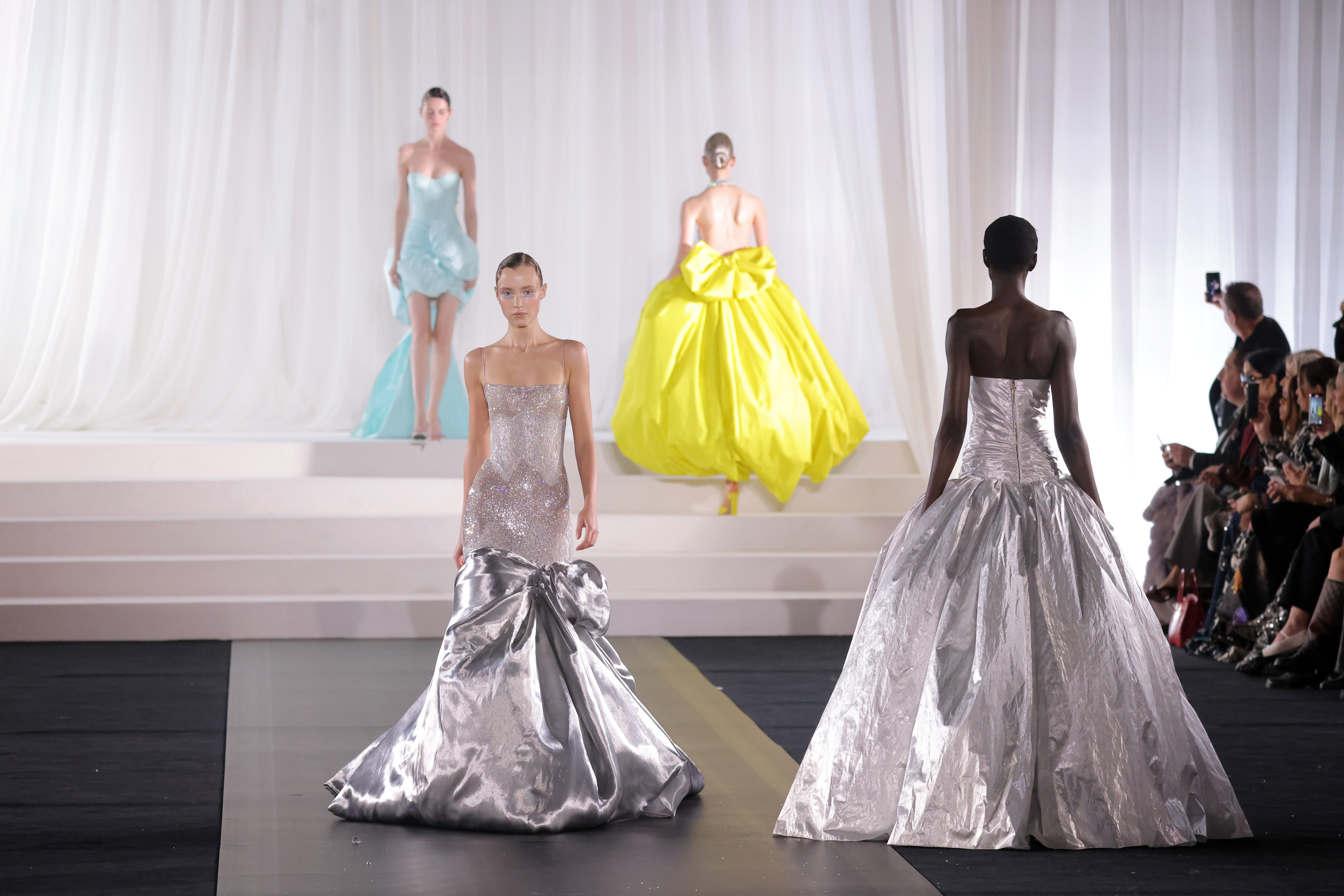 Celia Kritharioti: Γιορτάζει το ντεμπούτο της στη Fédération με μια συλλογή που επιβεβαιώνει την θέση της ελληνικής Υψηλής Ραπτικής στη παγκόσμια σκηνή