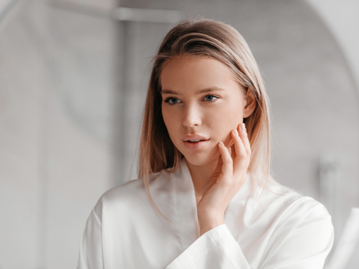 Τρία expert tips για ξεκούραστη όψη κάθε πρωί