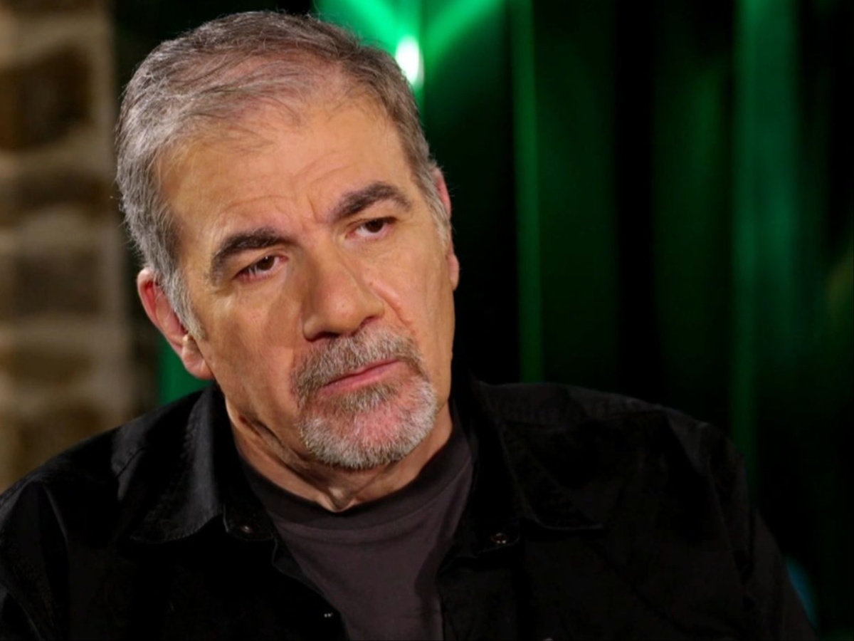 Δημήτρης Στραρόβας: «Ήταν σοκ να μην μπορώ να εκφραστώ, χρησιμοποιώ το χιούμορ ως δικλείδα ασφαλείας»