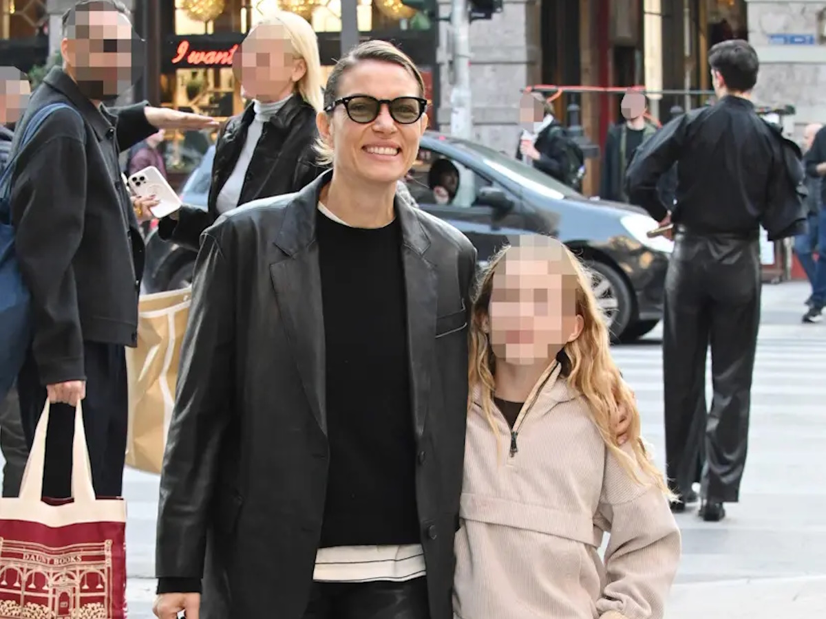 Βίκυ Καγιά: Με την 11χρονη κόρη της, Μπιάνκα Κρασσά στο κέντρο της Αθήνας – Η δυνατή σχέση μαμάς και κόρης