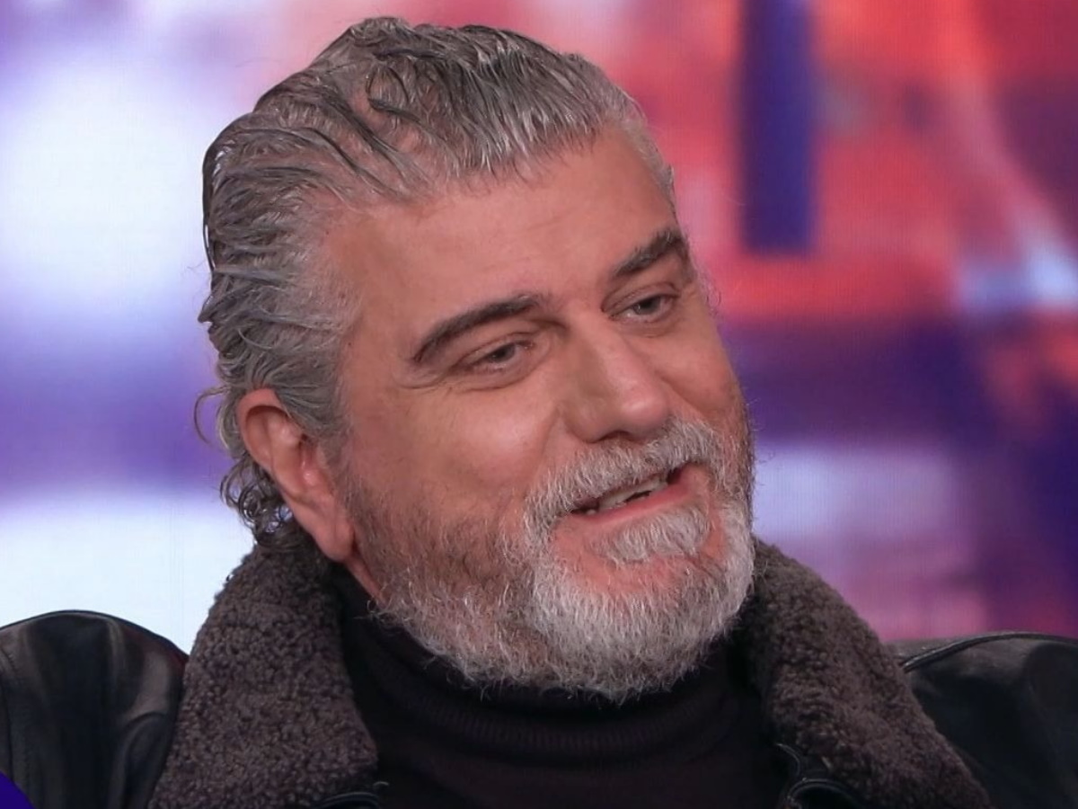 Βλαδίμηρος Κυριακίδης: «Εμείς οι άνδρες κουραζόμαστε να αποδεχτούμε τη γυναίκα και τη θηλυκή μας πλευρά»