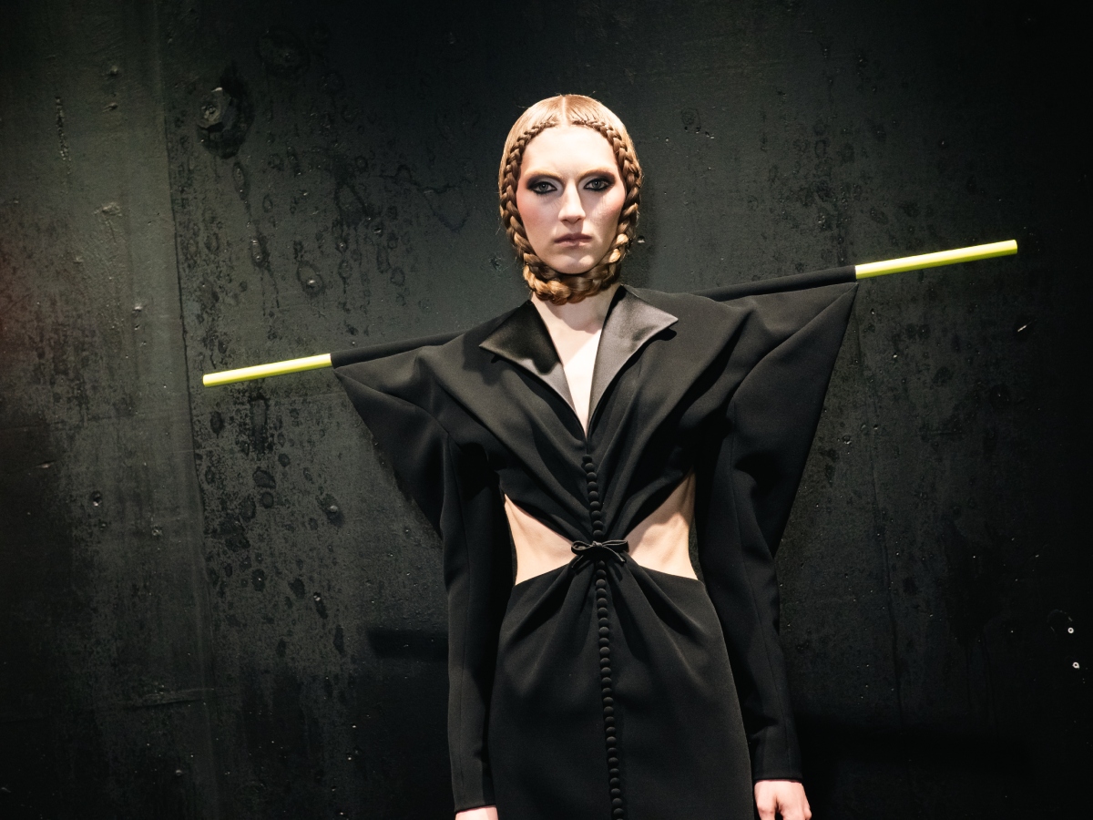 Viktor & Rolf: Τα beauty looks είναι εμπνευσμένα από την παιδική φαντασία και τις iconic φιγούρες του Μεσαίωνα