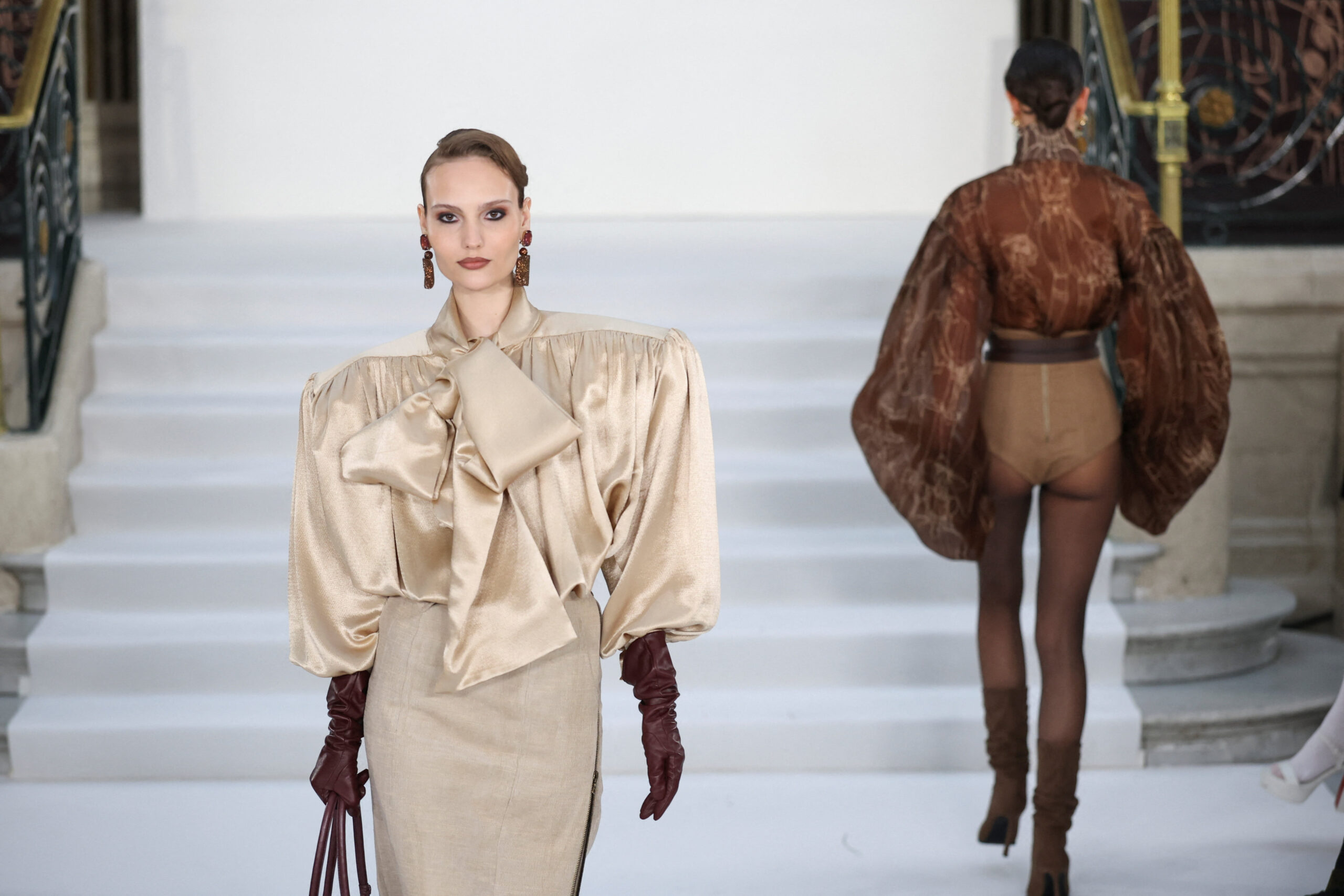 H Εβδομάδα Μόδας στο Λονδίνο ξεκίνησε με 80’s vibes