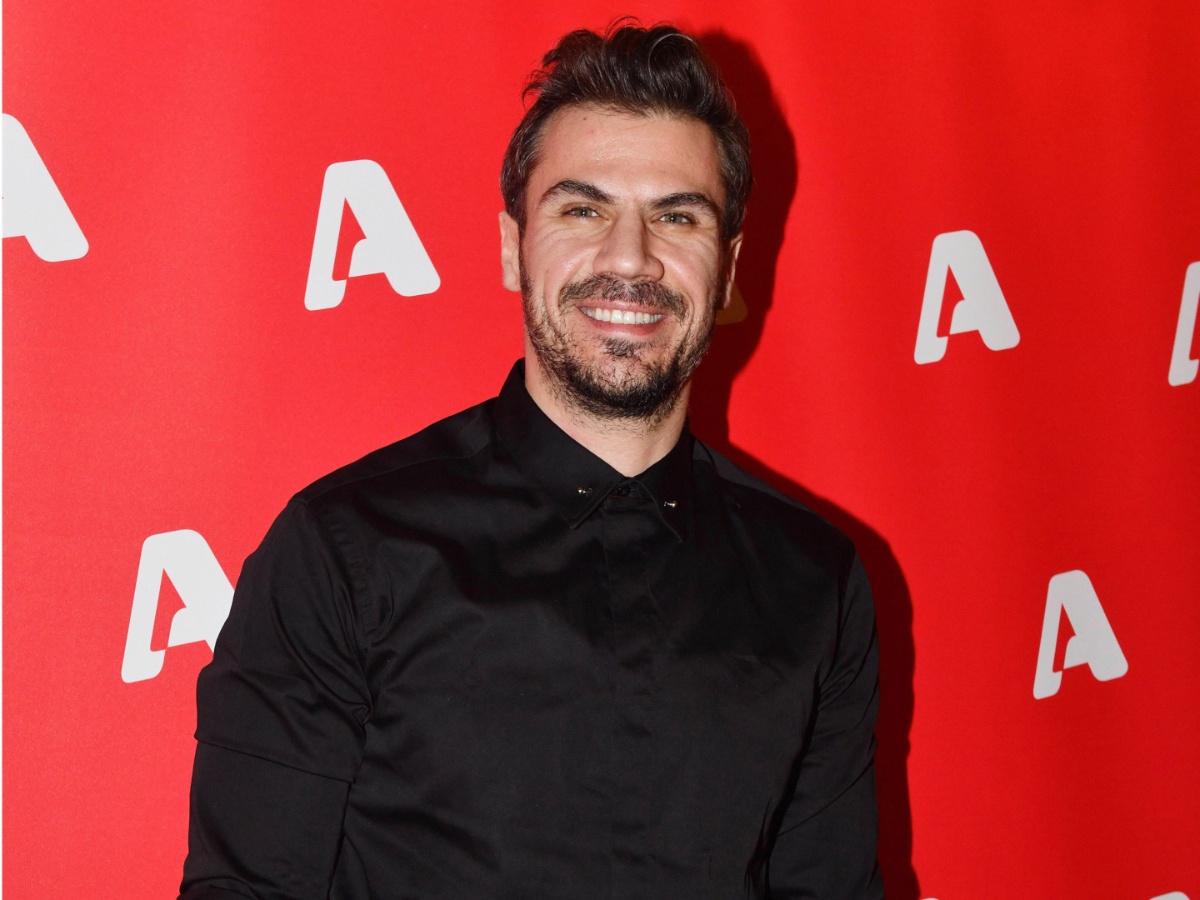 Άκης Πετρετζίκης: Τήρησε το έθιμο της Καθαράς Δευτέρας με την οικογένειά του – Βίντεο