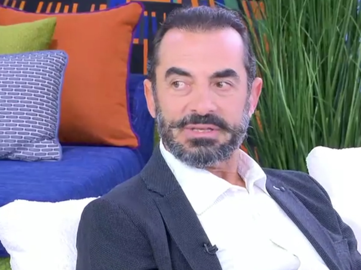 Αλέκος Συσσοβίτης: «Ο πατέρας μου πέθανε από καρκίνο μικρός, “κατάπινε” πράγματα και αυτό τον έστειλε στον τάφο»