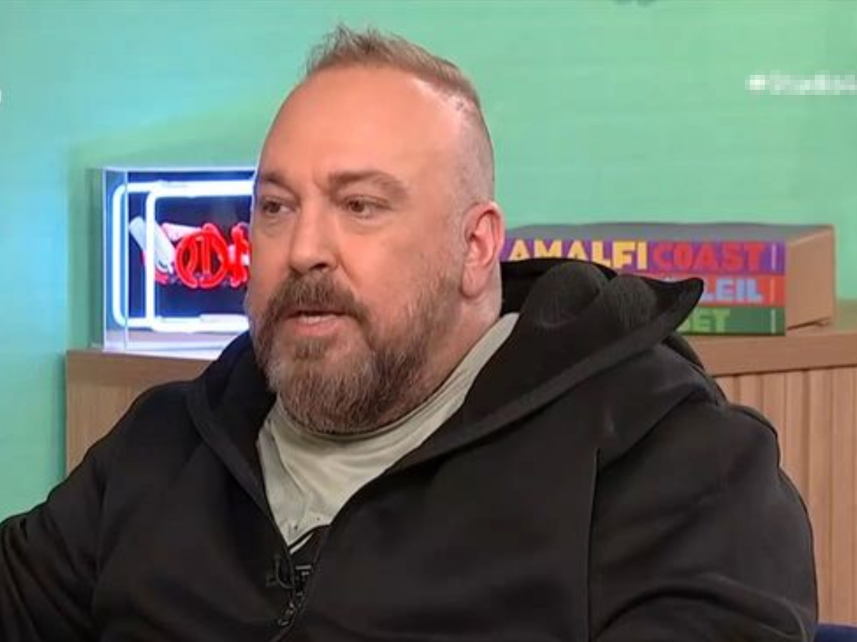 Γιώργος Αλκαίος: «Όταν απομονώθηκα στη Μήλο νόμιζαν ότι μου έστριψε – Μεγάλοι τραγουδιστές ήρθαν να δουν αν είμαι καλά»