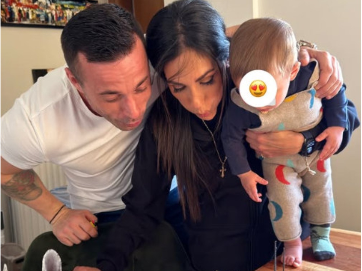 Ανθή Βούλγαρη: Η έκπληξη του συζύγου της για τα γενέθλιά της και η φωτογραφία αγκαλιά με τον γιο τους