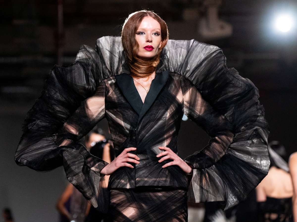 Εβδομάδα Μόδας Νέα Υόρκη: Το μακιγιάζ στο show του Christian Siriano είναι dramatic με old Hollywood διάθεση