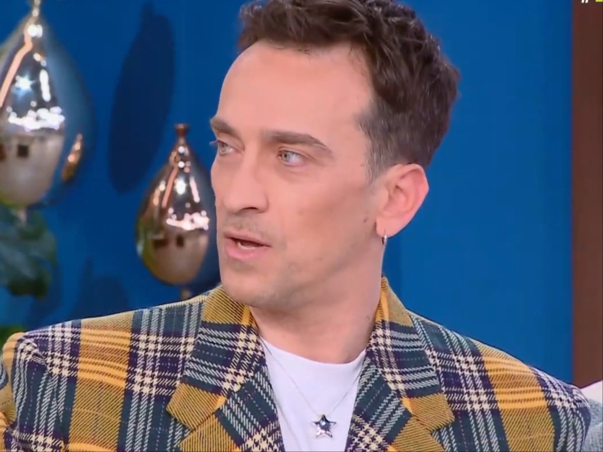 Δημήτρης Σαμόλης: Η εξομολόγηση για την προσωπική του ζωή – «Είμαι και συντροφικός, μ’ αρέσει πολύ»