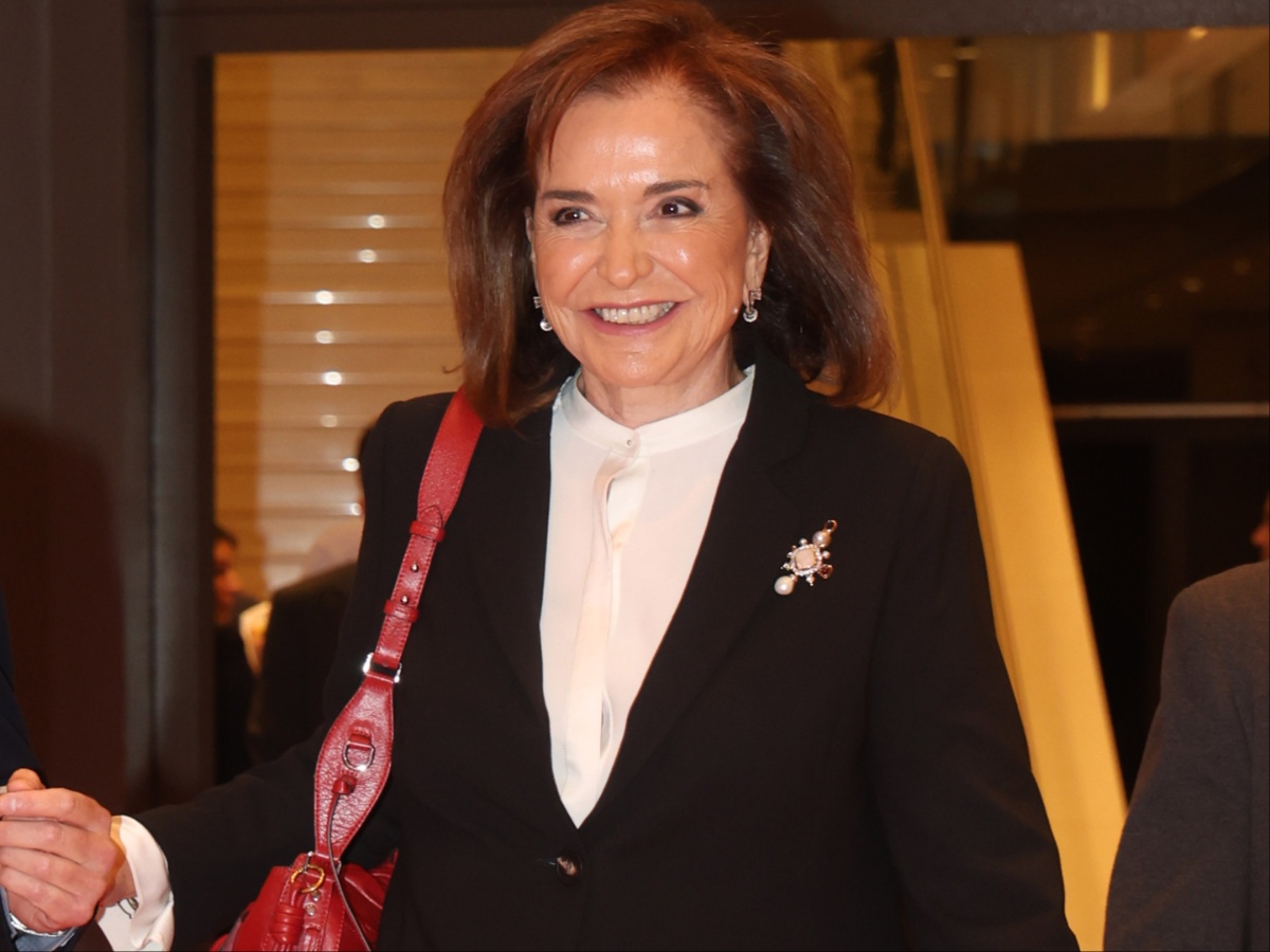 Ντόρα Μπακογιάννη: Η φωτογραφία αγκαλιά με την εγγονή της και το μήνυμα για την γιορτή τους