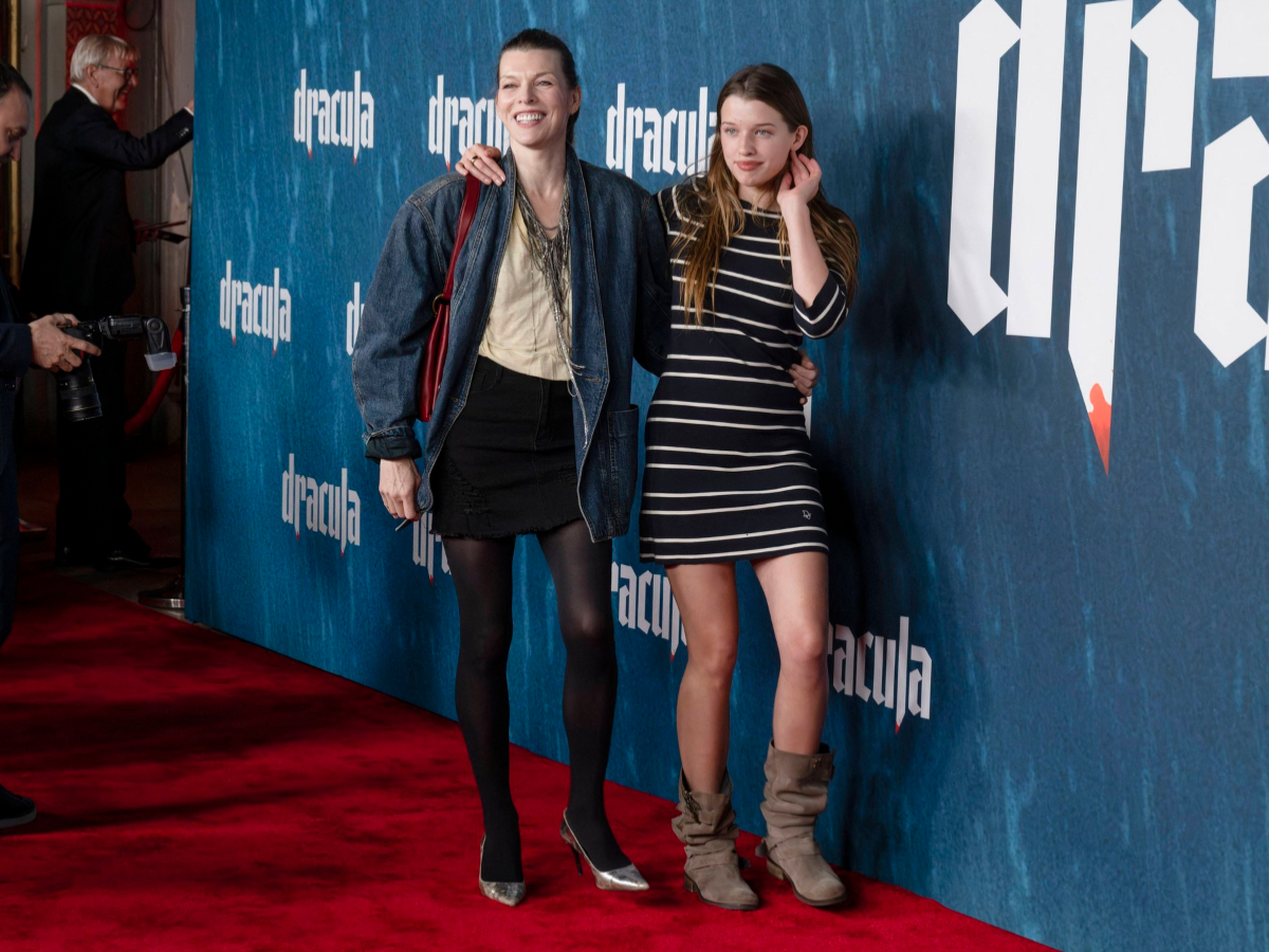 Η Milla Jovovich με την κόρη της έχουν το πιο σωστό mother– daughter στιλ