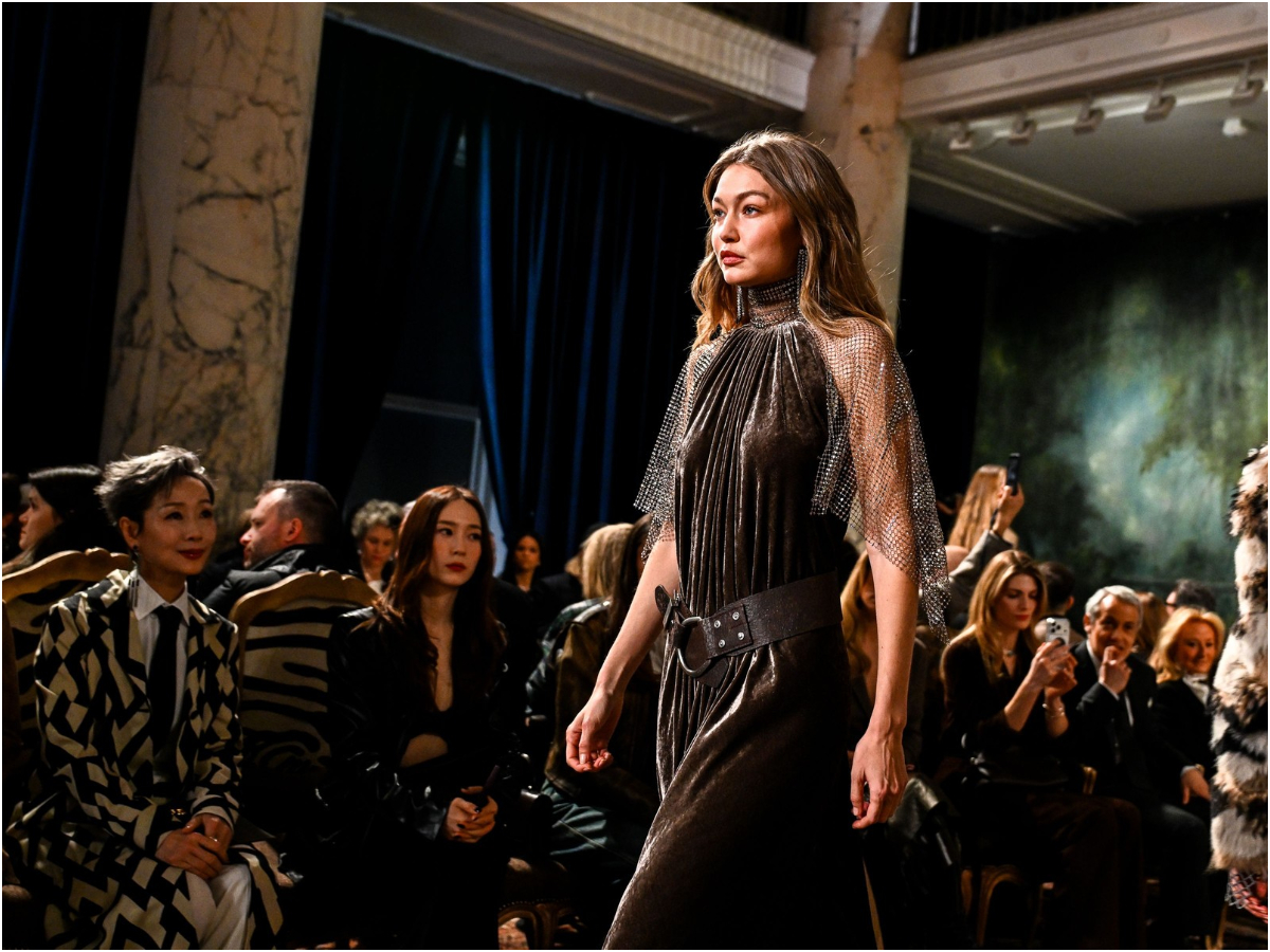 Ralph Lauren: Η Gigi Hadid άνοιξε ένα show γεμάτο αμερικανική κληρονομιά και διαχρονικό στιλ