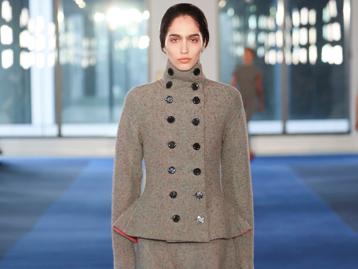 Κουμπιά: Aφήνουν πίσω τον πρακτικό τους ρόλο και γίνονται statement λεπτομέρεια των look σου