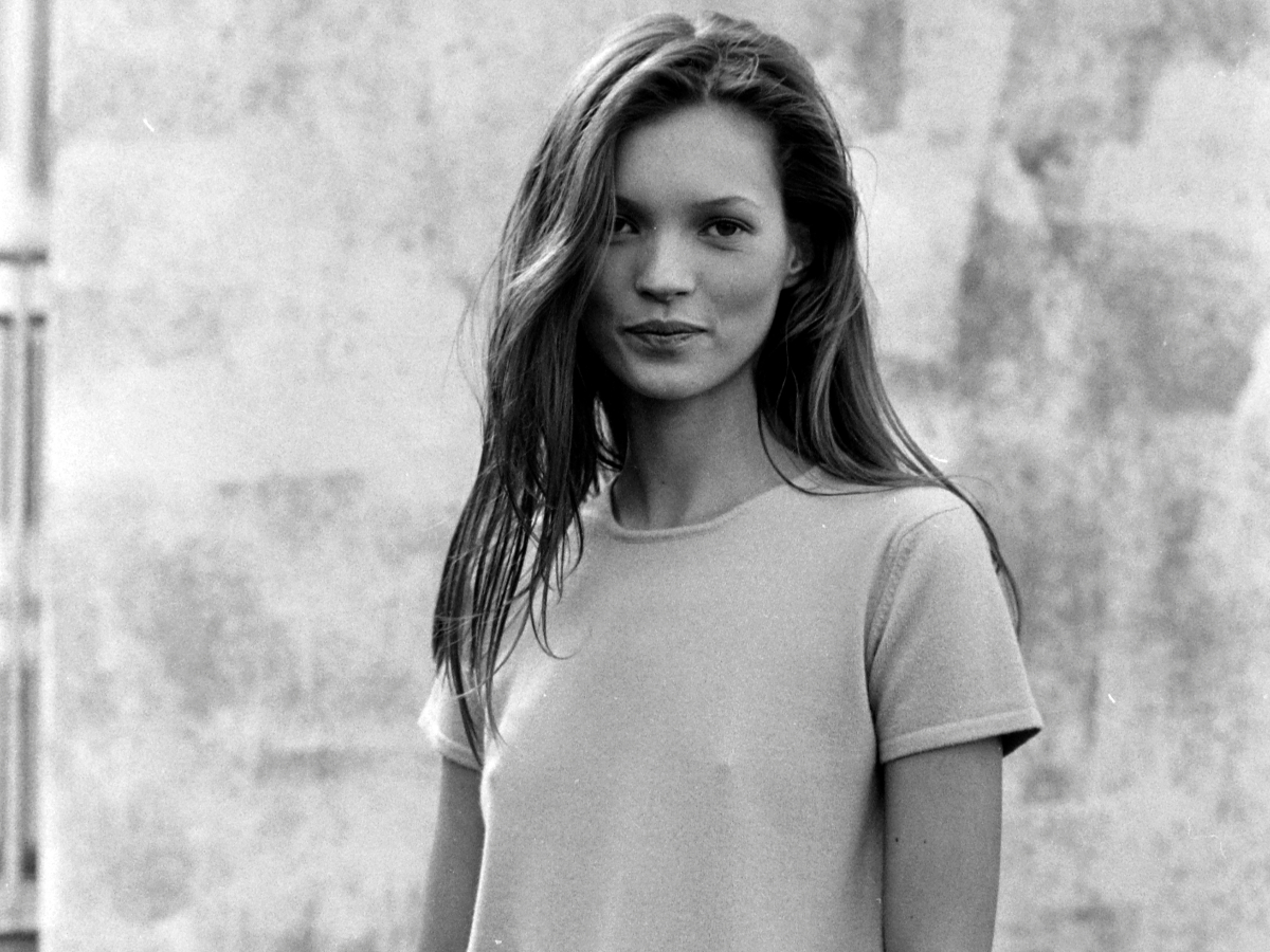 Kate Moss: Η πραγματική ιστορία πίσω από την επική Calvin Klein καμπάνια που άλλαξε την μόδα