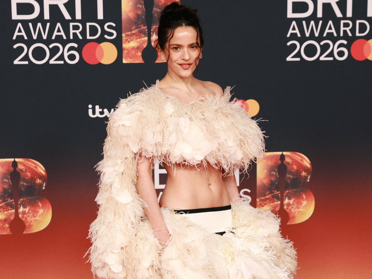 Brit Awards 2026: Όλα όσα ξεχωρίσαμε στο red carpet της μουσικής βραδιάς!