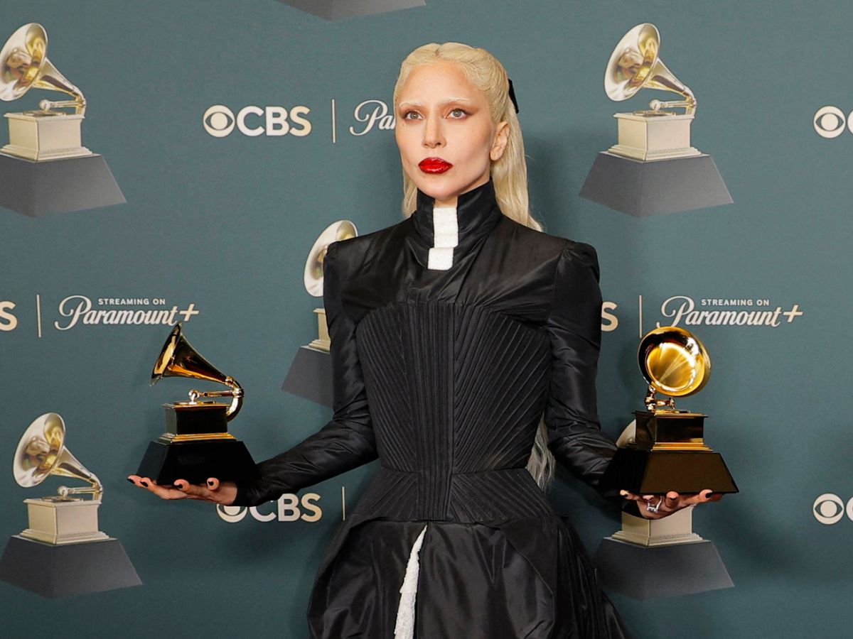 Grammys 2026: Τα εντυπωσιακά beauty looks που ξεχωρίσαμε στην 68η απονομή των μουσικών βραβείων