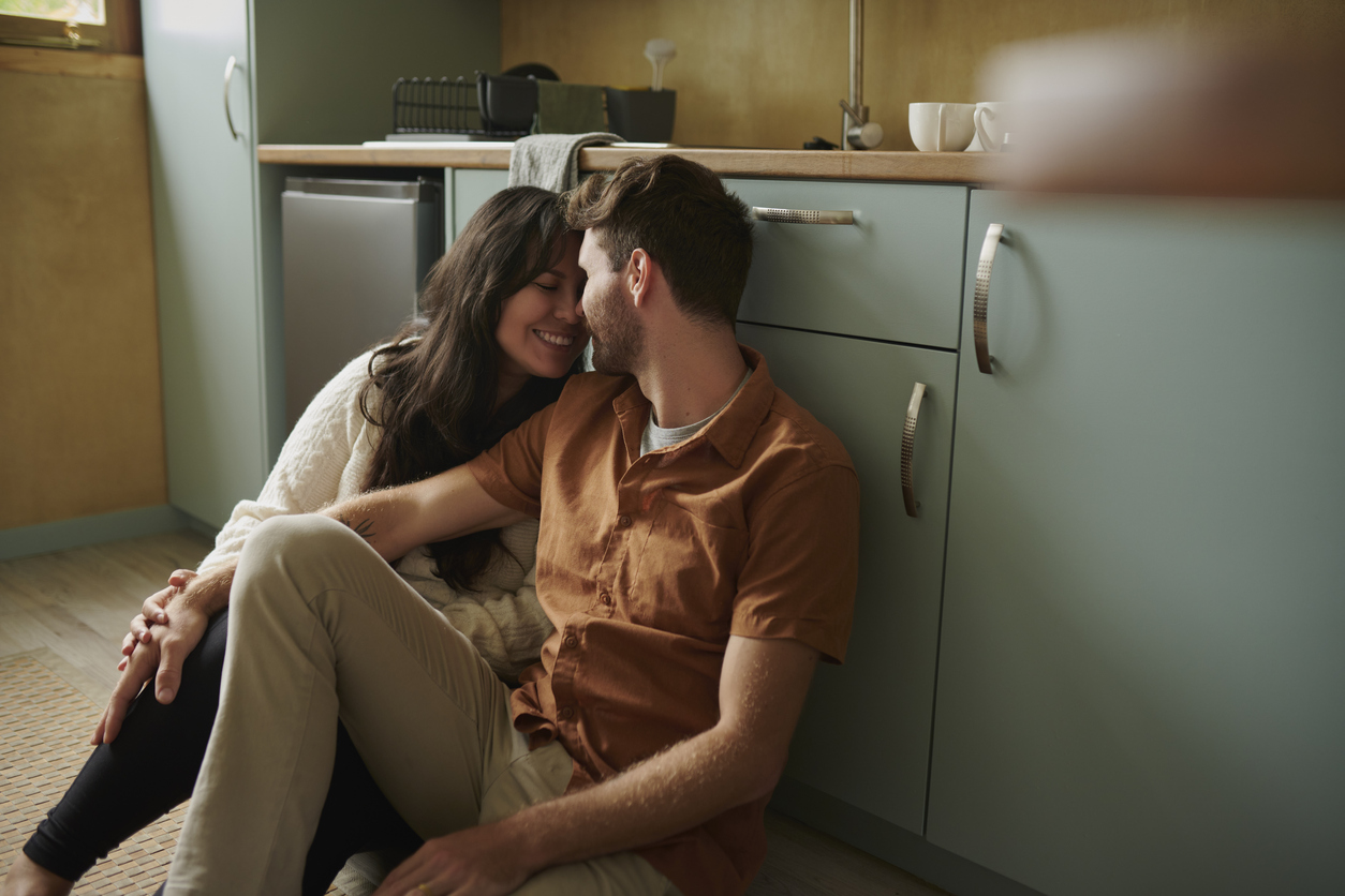 Όταν η σχέση σας δουλεύει άψογα αλλά δεν νιώθετε πια ομάδα – Τι πρέπει να γίνει τότε;