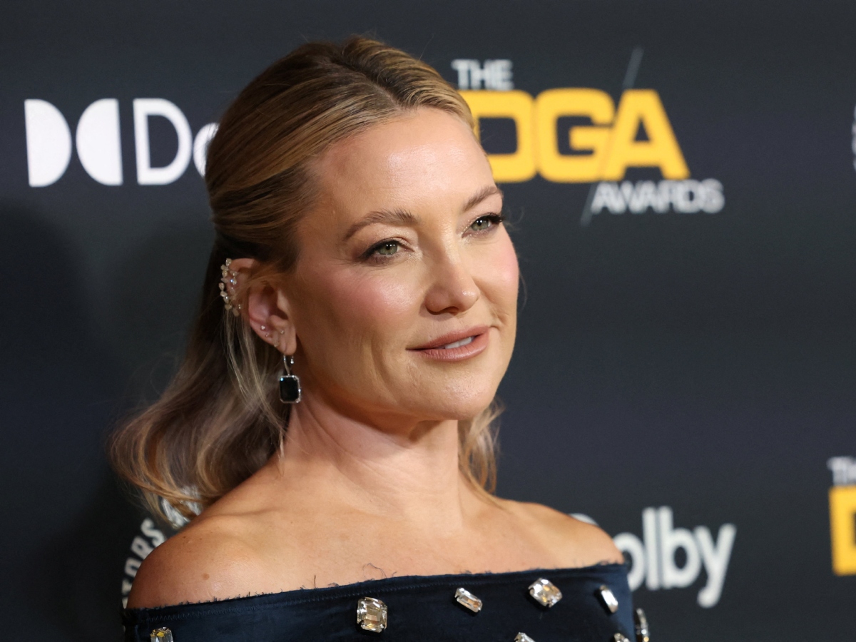 H Kate Hudson αποχαιρέτησε τα μακριά μαλλιά της για ένα Y2K τέλειο κούρεμα