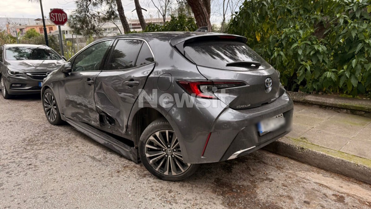 Κολωνάκι: Στο Αυτόφωρο η τραγουδίστρια που οδηγούσε μεθυσμένη και «χτύπησε» πέντε αυτοκίνητα