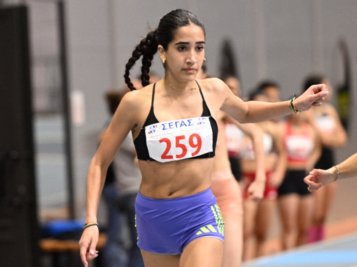 Κώστας Μπακογιάννης: Πανελλήνιο ρεκόρ Κ18 για την κόρη του, Δανάη – Θεοδώρα σε αγώνες κλειστού στίβου