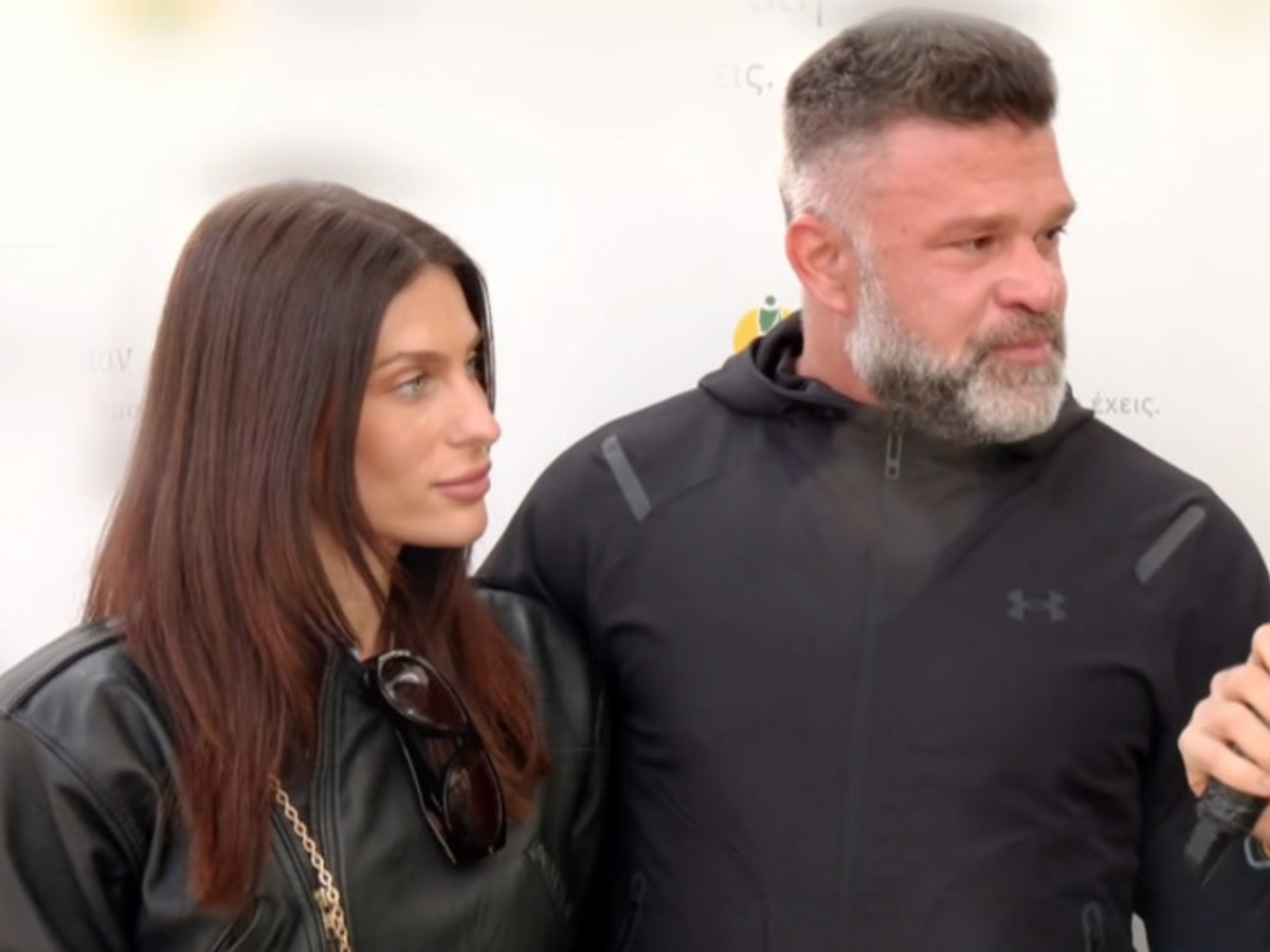 Εξιτήριο για τον Κώστα Σόμμερ: Στο πλευρό του η σύζυγός του, Βαλεντίνη Παπαδάκη – «Μεγαλώνουμε, θέλει προσοχή»