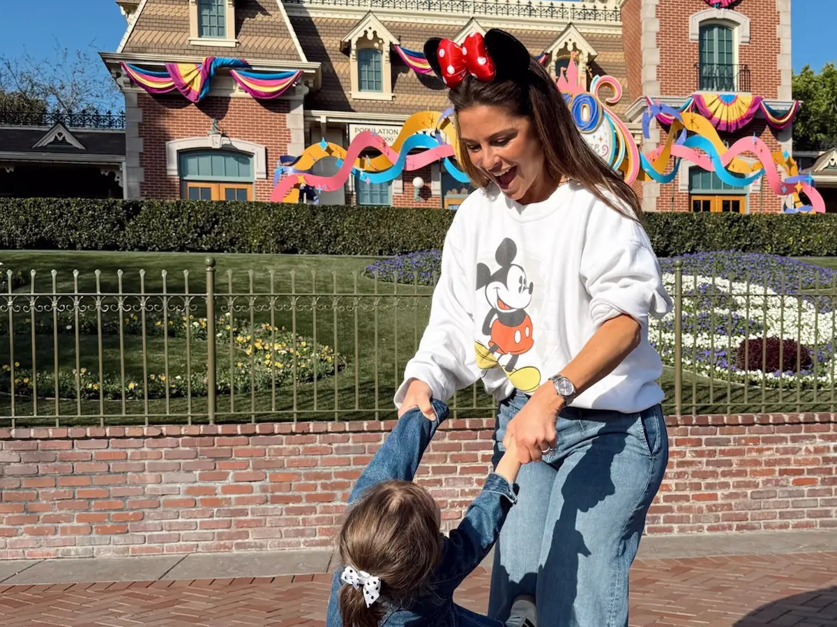 Μαρία Μενούνος: Το πρώτο ταξίδι της 2,5 ετών κόρης της στην Disneyland – Φωτογραφίες