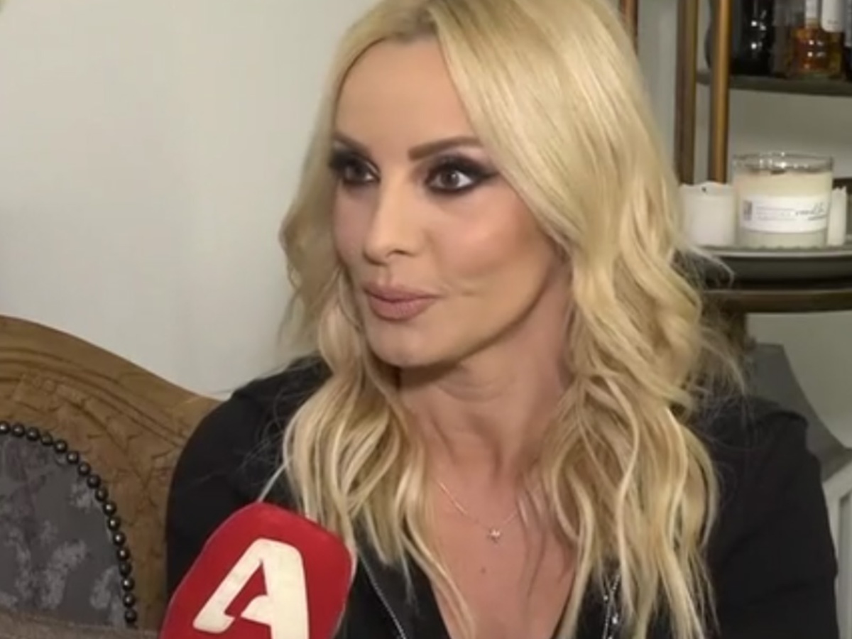 Πέγκυ Ζήνα: «Θαυμάζω πολύ την κόρη μου – Οι κόντρες μας είναι αυτές που θα έπρεπε να είναι»