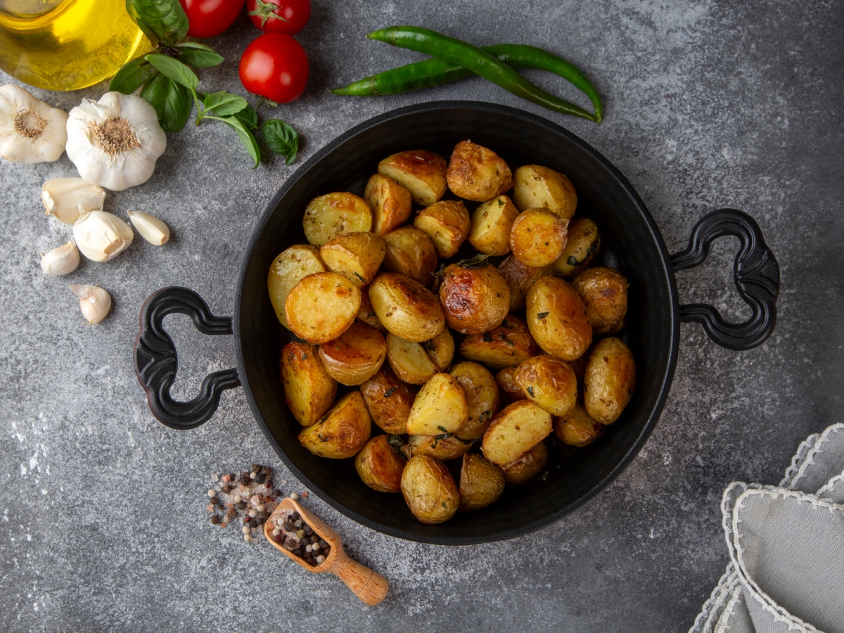 Συνταγή για πατάτες στο φούρνο με μουστάρδα και θυμάρι