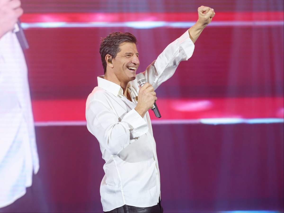 Σάκης Ρουβάς: Η απάντηση στο να πάει ξανά στη Eurovision και η συνεργασία του με τη Νατάσα Θεοδωρίδου