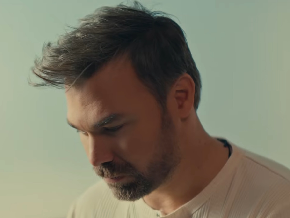 Γιώργος Σαμπάνης – «Δε Μ’ Αγαπούσες»: Το κινηματογραφικό video για τη νέα του επιτυχία