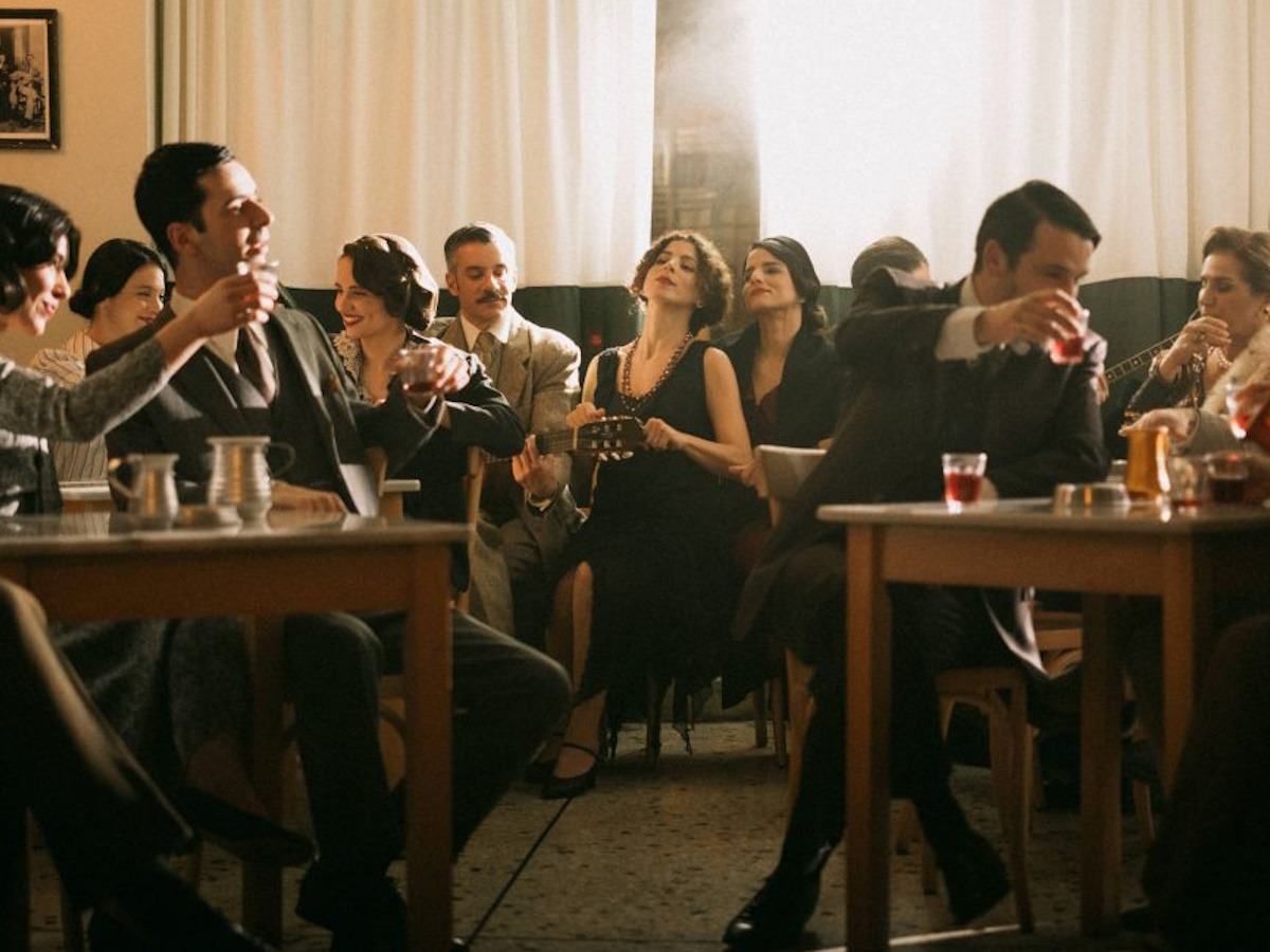 «ASTORIA»: Μια μουσική ιστορία για τους Έλληνες που άντεξαν