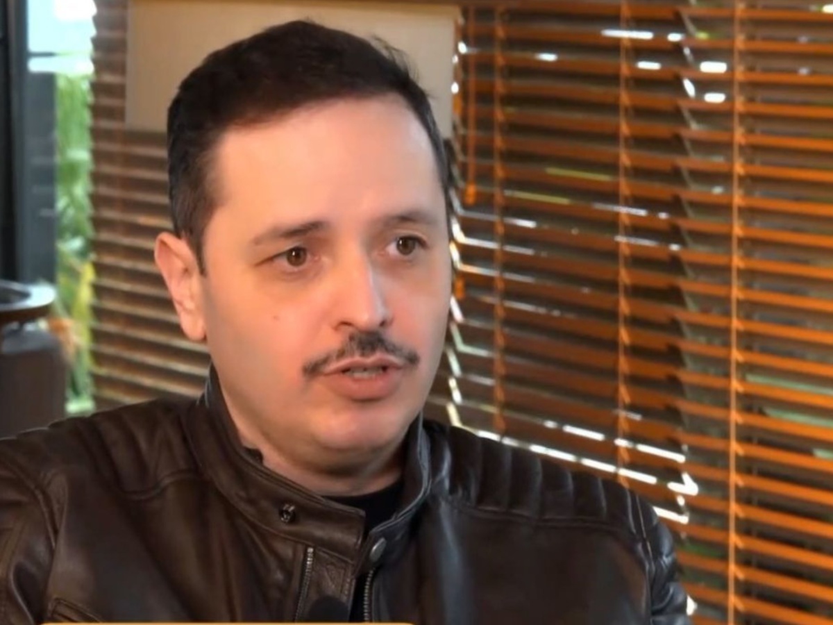 Αλέξανδρος Τσουβέλας: Η εξομολόγηση για την σύντροφό του – «Με την Εύα είμαστε μαζί γιατί δεν έχουμε πολλή επαφή»