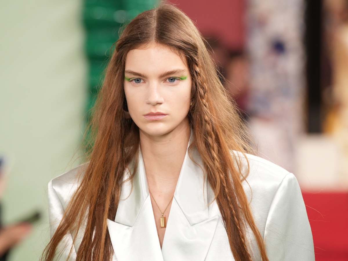 Paris Fashion Week: Στο Acne Studio το boho συναντά το grunge δημιουργώντας το απόλυτο hybrid beauty look