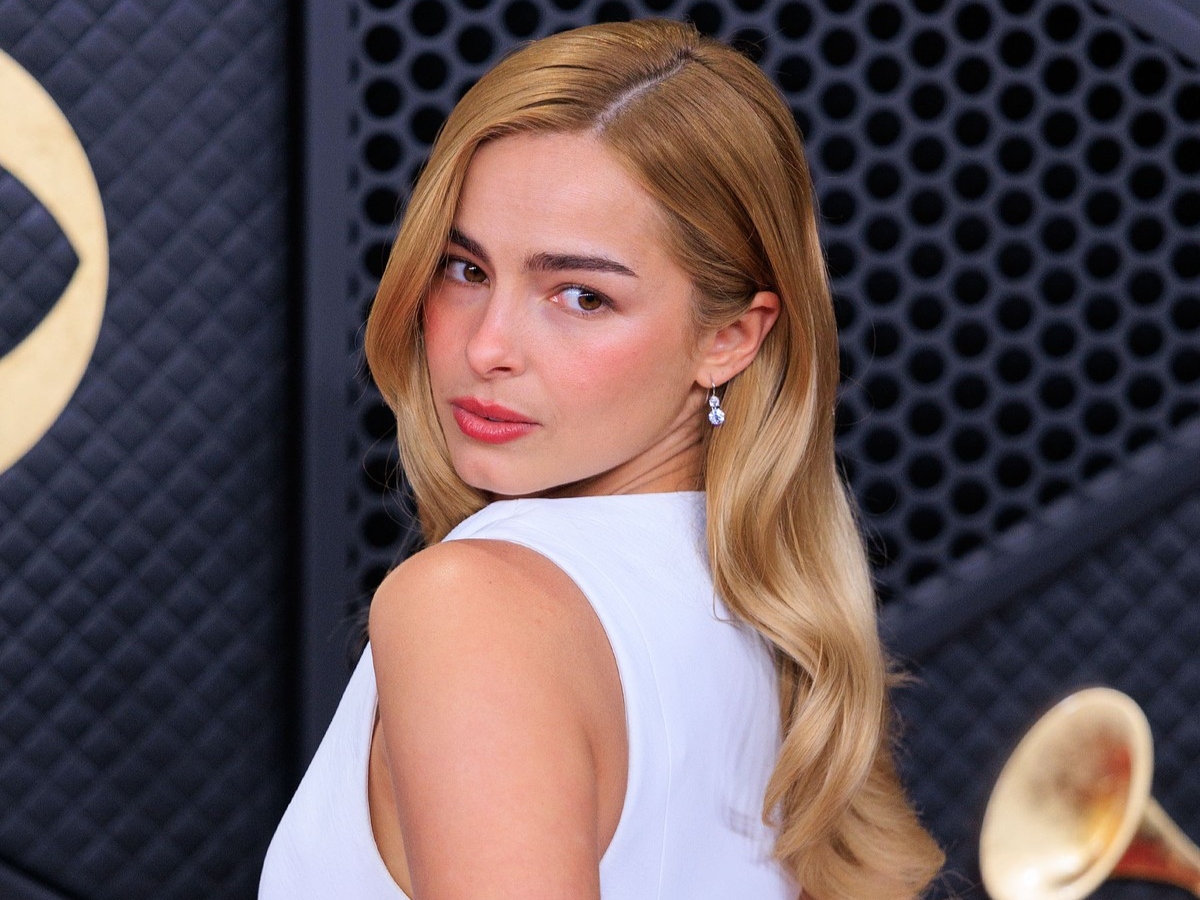 Αν είσαι έτοιμη για αλλαγή στο χρώμα των μαλλιών η Addison Rae μόλις υιοθέτησε το πιο cool copper