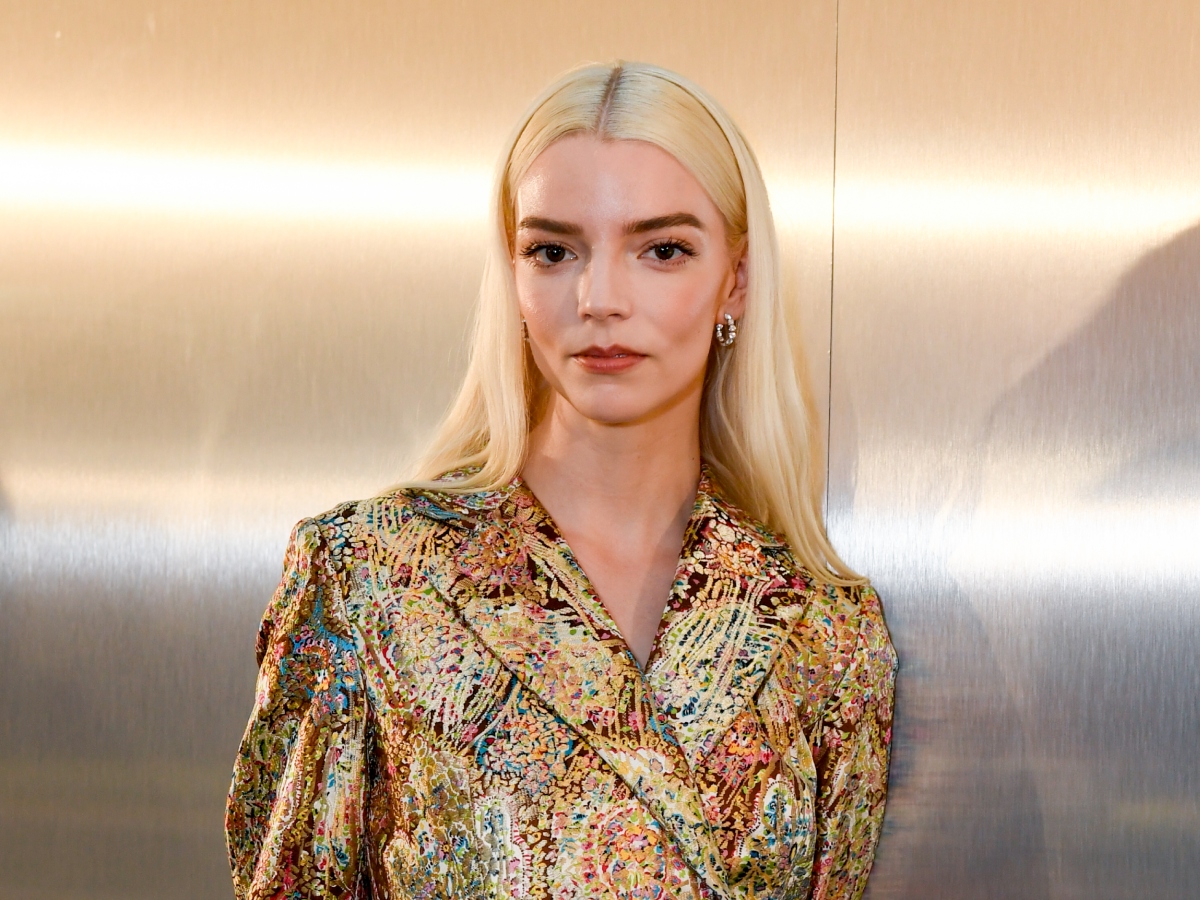H Anya Taylor-Joy με την τελευταία της πρωινή εμφάνιση αποδεικνύει ότι είναι το απόλυτο beauty icon