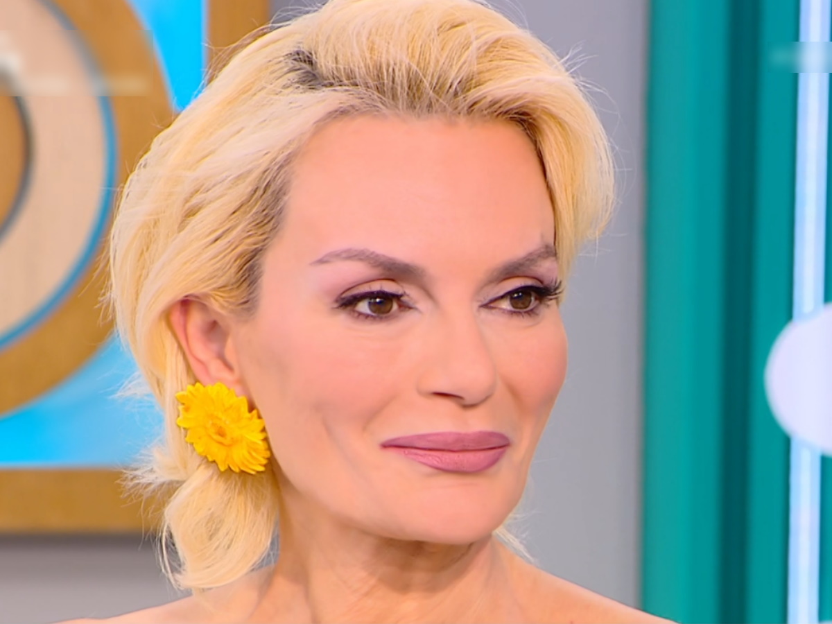 Έλενα Χριστοπούλου: «Υπάρχουν δύο-τρεις περιπτώσεις στη ζωή μου, άμα κοιτάξω έτσι πίσω τα χρόνια μου, που με έχουν αλλάξει σαν άνθρωπο»