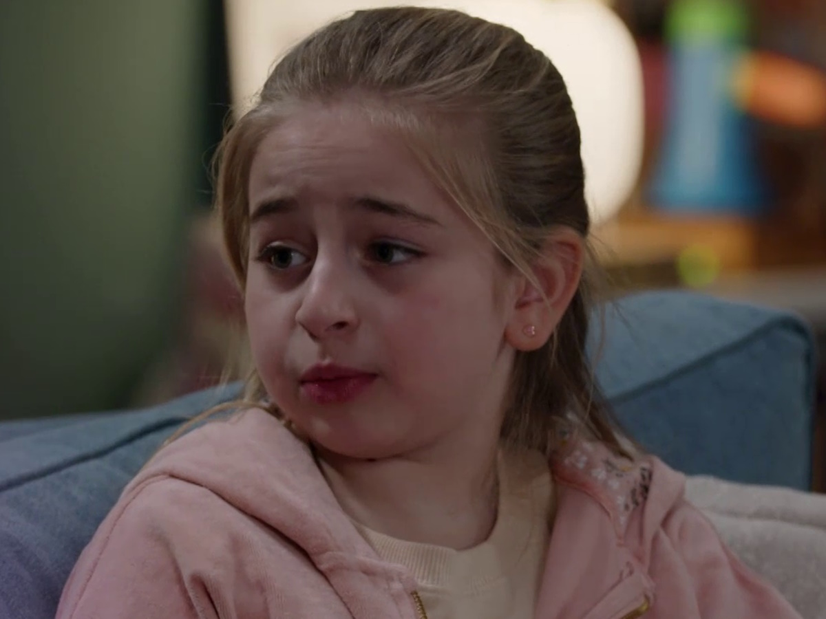 «Έχω παιδιά»: Ενοχές στοιχειώνουν τη Σάρα, όταν συνειδητοποιεί πως δεν έχει αφιερώσει τον ίδιο χρόνο στο δεύτερο παιδί της, τη Χαρά