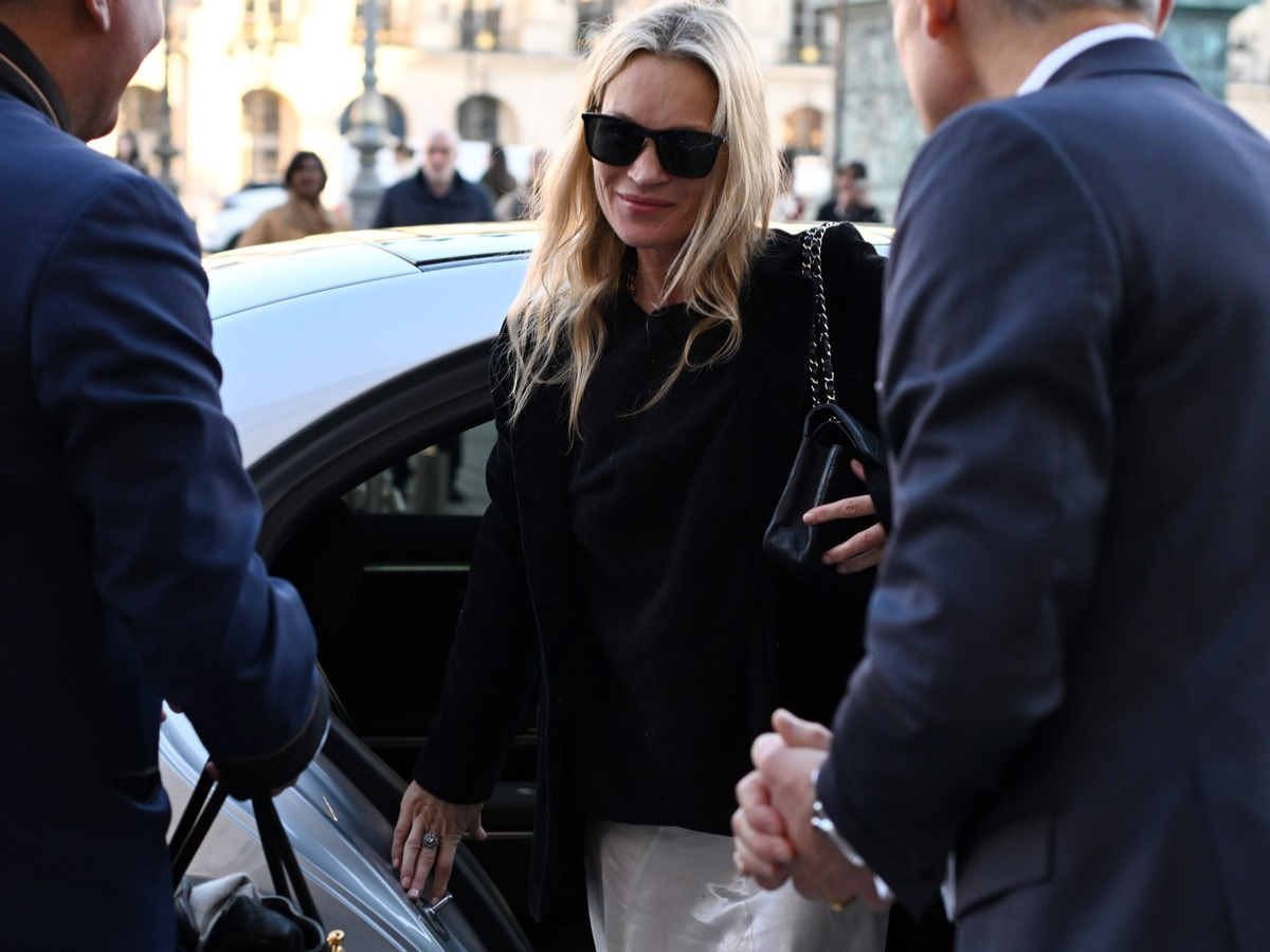 Φούστα: Η Kate Moss τη μετατρέπει στο hero piece της άνοιξης