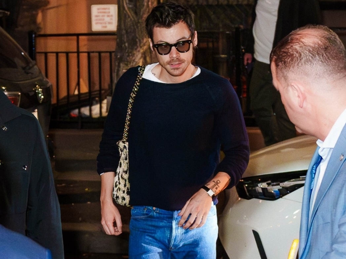 Θέλουμε το στιλ του Harry Styles – όλο το look, τώρα!