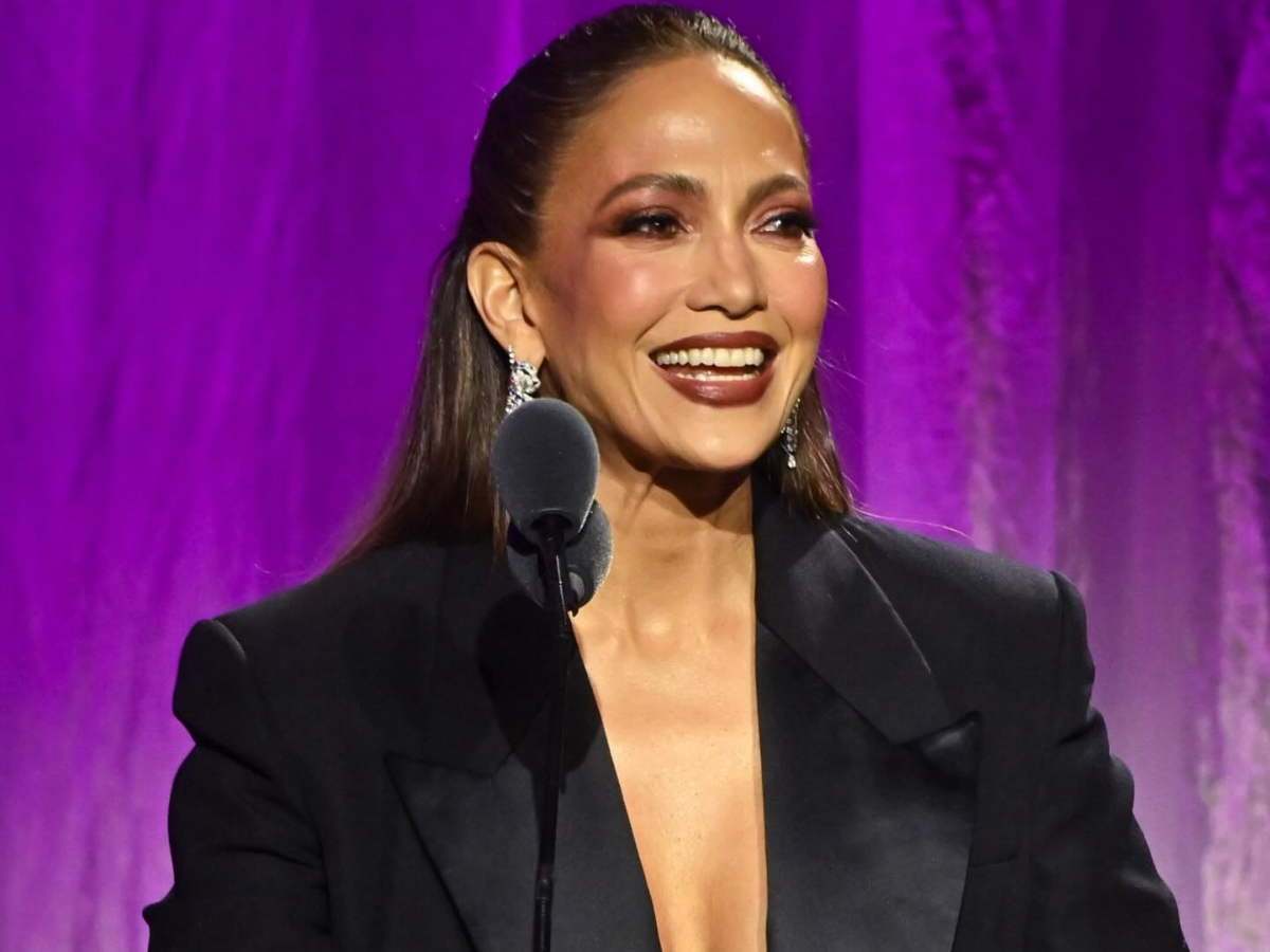 Η Jennifer Lopez στο Women’s Cancer Research Fund στο Beverly Hills  με δημιουργία Celia Kritharioti!