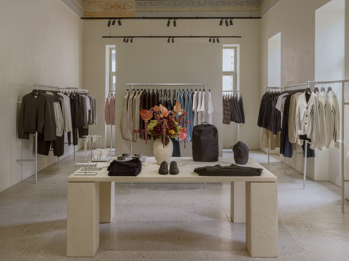 Η COS ανοίγει νέο κατάστημα στην Αθήνα και στην Θεσσαλονίκη