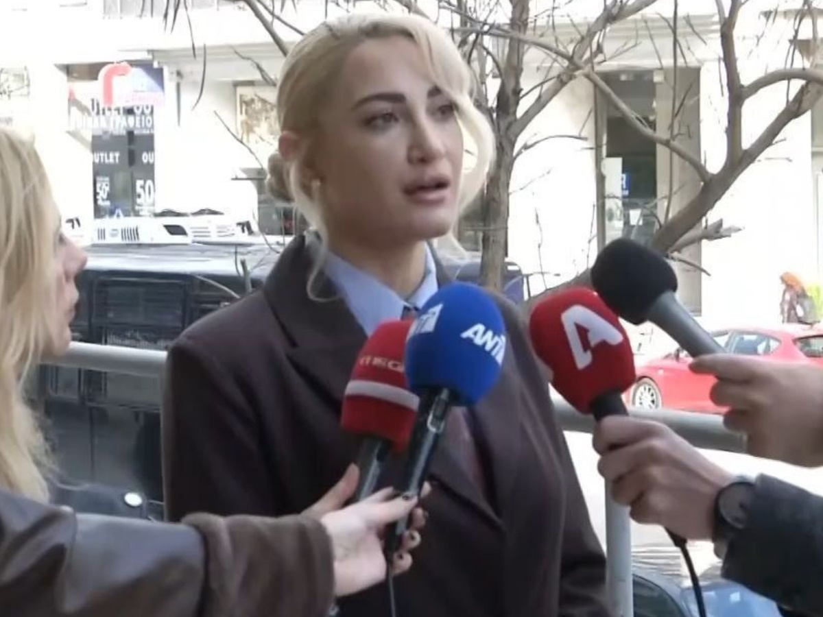 Ιωάννα Τούνη: 8 φορές προβλήθηκε το επίμαχο βίντεο στη δικαστική αίθουσα – Στο πλευρό της ο σύντροφός της