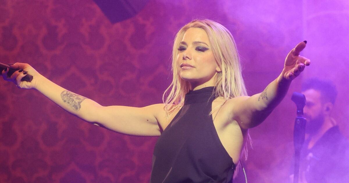 Ζόζεφιν: «Έφυγε έτσι όπως ήθελε ακριβώς, στη θάλασσα» – Η εξομολόγηση για τον θάνατο της γιαγιάς της