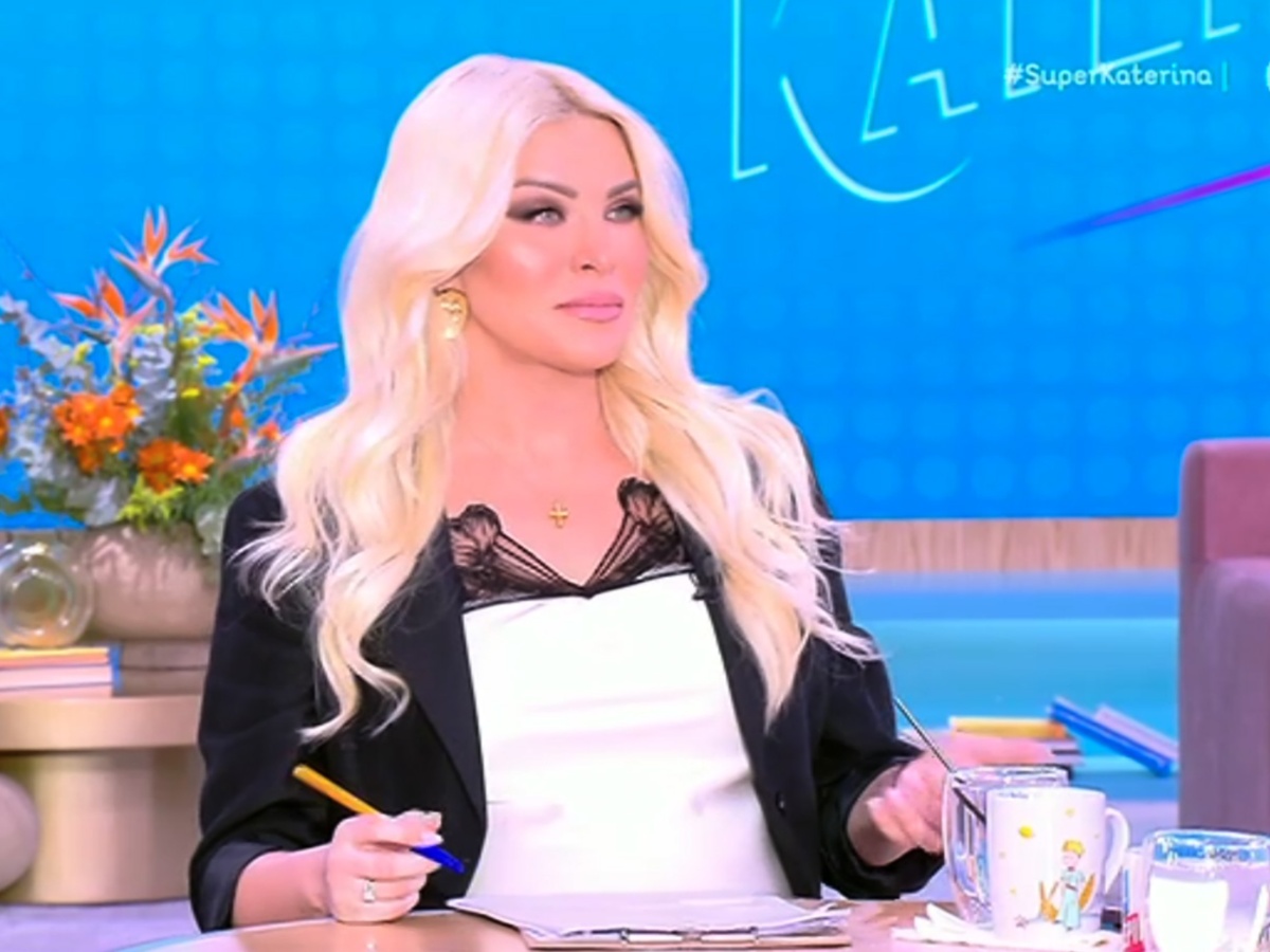 Κατερίνα Καινούργιου: «Σκέφτομαι ότι δε θα ήθελα μέχρι μια ηλικία να ανεβάσω καθόλου την κόρη μου στα social media»