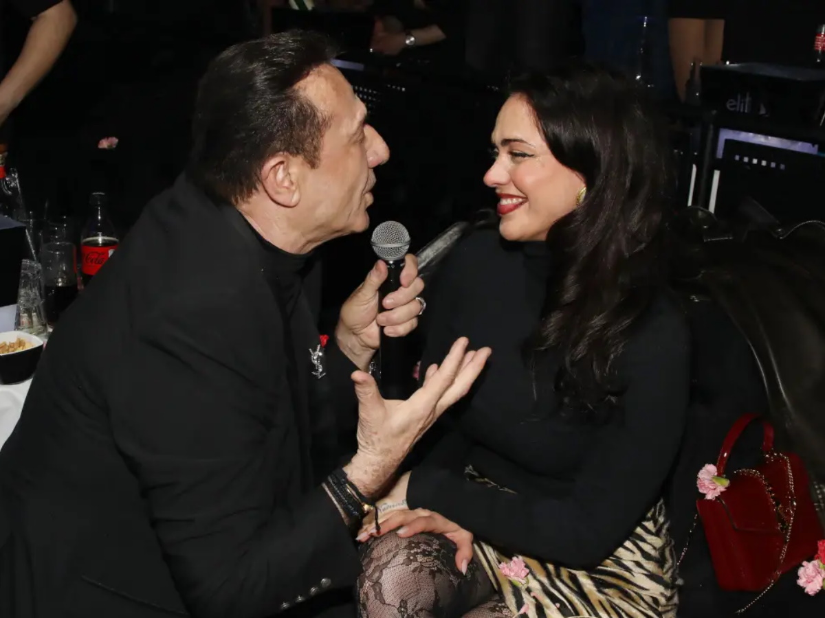 Κόνι Μεταξά: Απόλαυσε τον πατέρα της, Λευτέρη Πανταζή, επί σκηνής – Φωτογραφίες