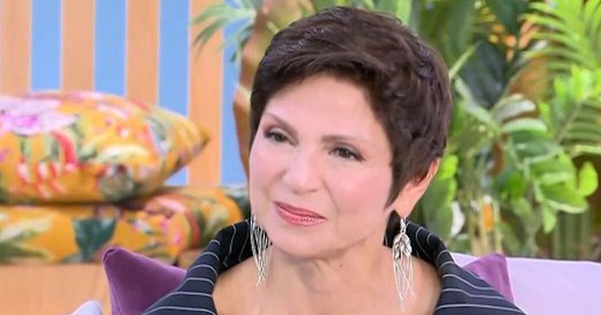 Ταμίλα Κουλίεβα: «Όταν έφερα τον γιο μου στον κόσμο, επέλεξα να γεννήσω μέσα σε νερό»