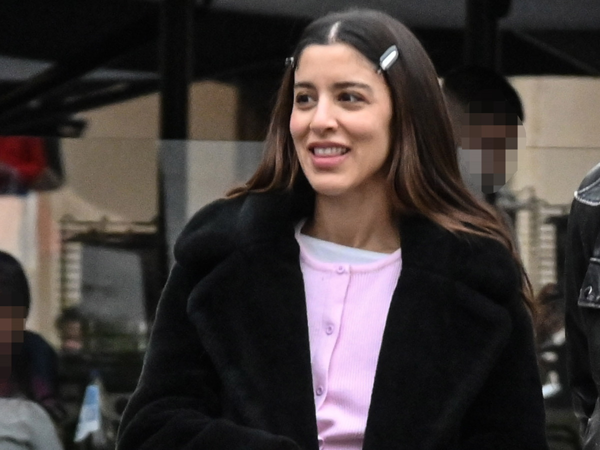 Μαρίνα Σάττι: Solo εμφάνιση στο κέντρο της Αθήνας – Φωτογραφίες